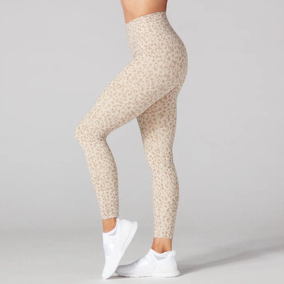 Tavi NWT 7/8 Length Leggings in Dune Lynx - Picture 1 of 2